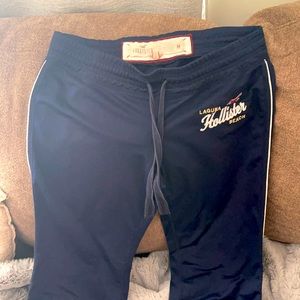Hollister size M polyester pants